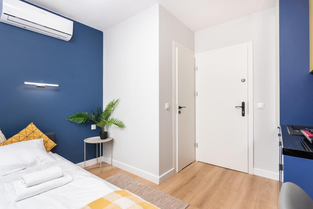 Smart Apartments - Old Town & Main Train Station - By Upstairs Krasków Εξωτερικό φωτογραφία
