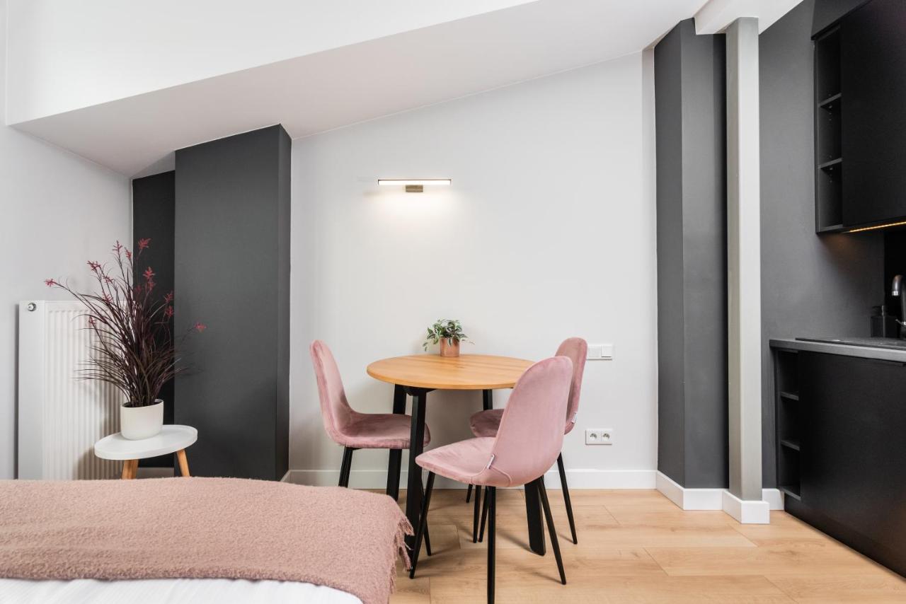 Smart Apartments - Old Town & Main Train Station - By Upstairs Krasków Εξωτερικό φωτογραφία