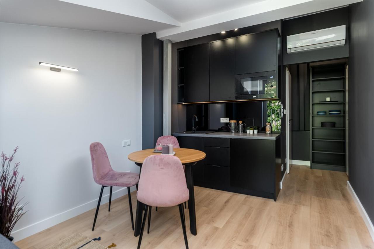 Smart Apartments - Old Town & Main Train Station - By Upstairs Krasków Εξωτερικό φωτογραφία