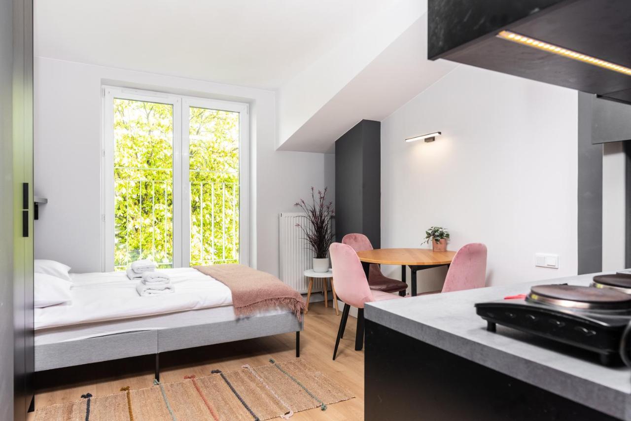 Smart Apartments - Old Town & Main Train Station - By Upstairs Krasków Εξωτερικό φωτογραφία