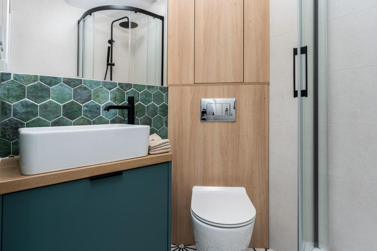Smart Apartments - Old Town & Main Train Station - By Upstairs Krasków Εξωτερικό φωτογραφία