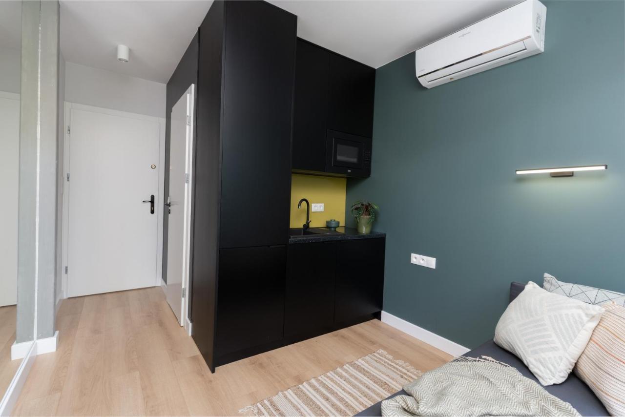 Smart Apartments - Old Town & Main Train Station - By Upstairs Krasków Εξωτερικό φωτογραφία