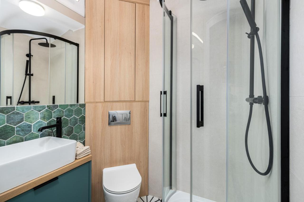 Smart Apartments - Old Town & Main Train Station - By Upstairs Krasków Εξωτερικό φωτογραφία